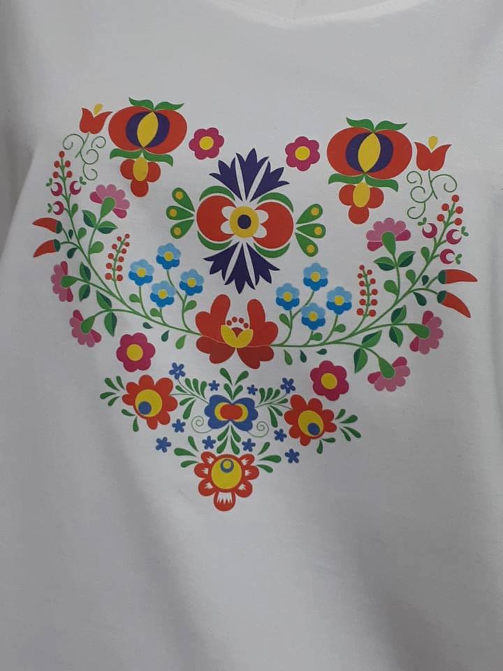 dámske tričko - Slovakia folk - biele tričko farebný motív