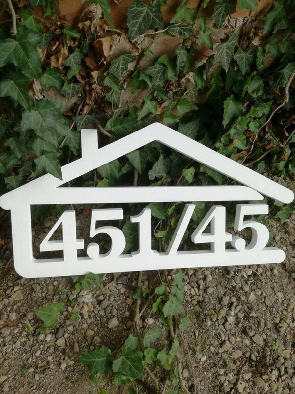 súpisné číslo na dom v tvare domčeka - 6 číslic - farba biela