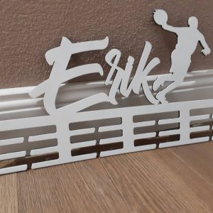 Vešiak na medaile Basketbalista Biely Erik
