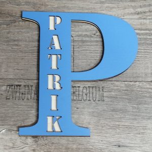 LED písmenko s menom, farba stredne modrá, Patrik