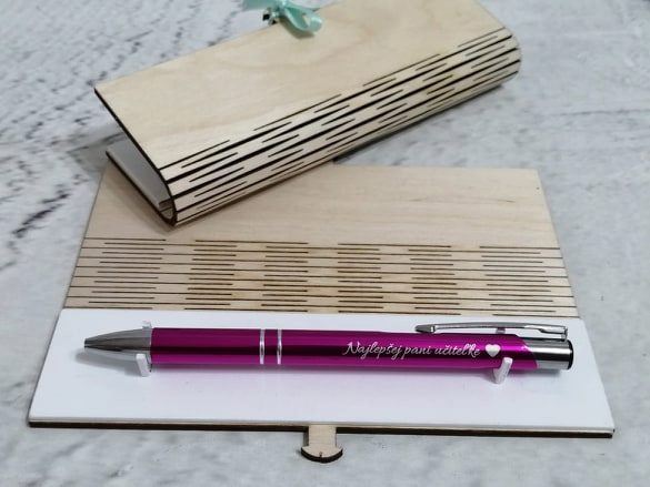 Drevená darčeková krabica na kovové guľôčkové pero